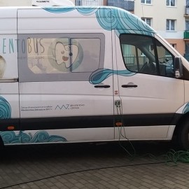 powiększ zdjęcie: Dentobus zawitał już do legnickich przedszkoli