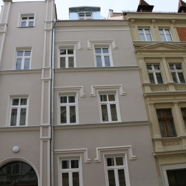 powiększ zdjęcie: Kolejne kamienice na ul. Henryka Pobożnego odzyskują dawny blask
