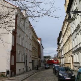 powiększ zdjęcie: Kolejne kamienice na ul. Henryka Pobożnego odzyskują dawny blask