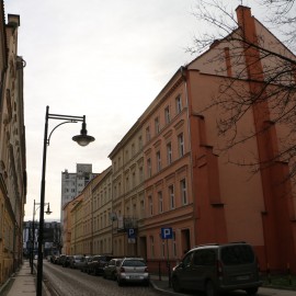 powiększ zdjęcie: Kolejne kamienice na ul. Henryka Pobożnego odzyskują dawny blask