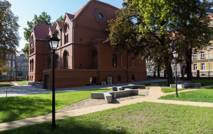 Zapraszamy w czwartek na spotkanie z legnicka pisarką Kamilą Majewską