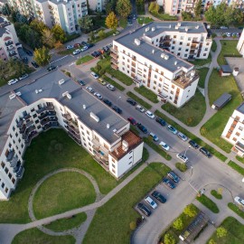 powiększ zdjęcie: Legnica z drona. Zobacz osiedle Piekary B z lotu ptaka. Robi wrażenie