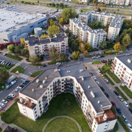 powiększ zdjęcie: Legnica z drona. Zobacz osiedle Piekary B z lotu ptaka. Robi wrażenie
