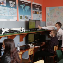 powiększ zdjęcie: W Henrykówce będą kształcić techników i mechaników pojazdów kolejowych