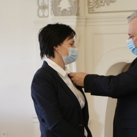 powiększ zdjęcie: Samorządowcy uhonorowani Medalami za Długoletnią Służbę