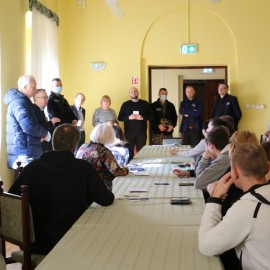 powiększ zdjęcie: Szkolne Schronisko Młodzieżowe przyjęło 40 Ukraińców. Inni też to robią