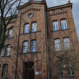 powiększ zdjęcie: Miasto i mieszkańcy zapewniają uchodźcom dach nad głową