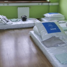 powiększ zdjęcie: Miasto i mieszkańcy zapewniają uchodźcom dach nad głową