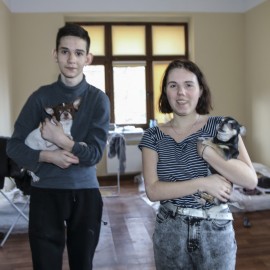 powiększ zdjęcie: Miasto i mieszkańcy zapewniają uchodźcom dach nad głową
