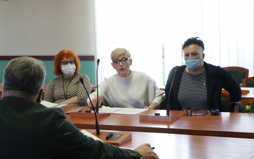 Pomoc medyczna uchodźcom. Jak z niej skorzystać