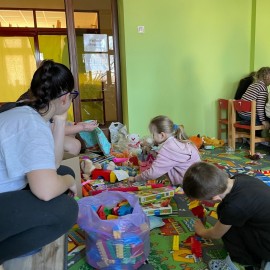 powiększ zdjęcie: W punkcie przy ul. Kominka jest już pokój zabaw dla dzieci z Ukrainy