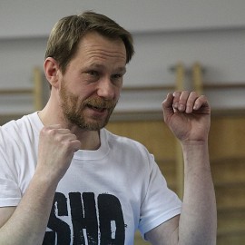 powiększ zdjęcie: Legniczanki budzą w sobie wiosnę. Zaczęły od kursu samoobrony
