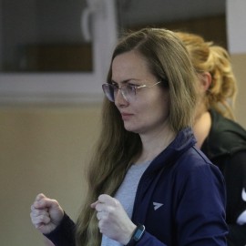 powiększ zdjęcie: Legniczanki budzą w sobie wiosnę. Zaczęły od kursu samoobrony
