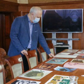 powiększ zdjęcie: Satyrykon 2022. Nagroda specjalna prezydenta Legnicy dla kubańskiego artysty