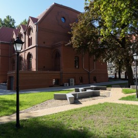 Legnicka Biblioteka Publiczna zaprasza na wystawę szlak do wolności