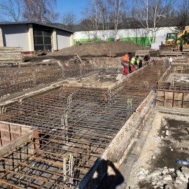 Na budowie  Domu Opieki nad Matką i Dzieckiem trwa wylewanie fundamentów