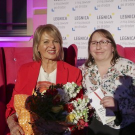 powiększ zdjęcie: Ewa Kasprzyk skradła serca legniczanek