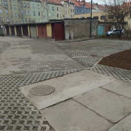 powiększ zdjęcie: LBO 2022. Ogłoszono przetarg na rewitalizację podwórza na Kartuzach