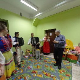 powiększ zdjęcie: Legnickie instytucje pomagają uchodźcom pozbyć się wojennej traumy