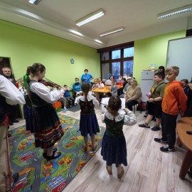 powiększ zdjęcie: Legnickie instytucje pomagają uchodźcom pozbyć się wojennej traumy