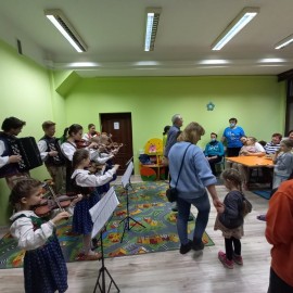 powiększ zdjęcie: Legnickie instytucje pomagają uchodźcom pozbyć się wojennej traumy