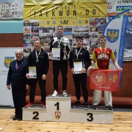 powiększ zdjęcie: Świetny występ legnickich taekwondoków w Grand Prix Polski. Gratulujemy