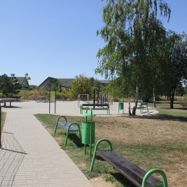 powiększ zdjęcie: LBO. Kolejne inwestycje na os. Sienkiewicza służą już mieszkańcom