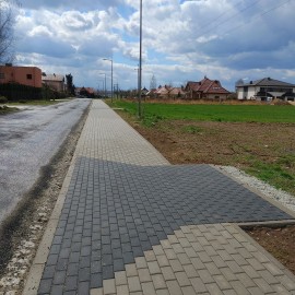 powiększ zdjęcie: LBO. Kolejne inwestycje na os. Sienkiewicza służą już mieszkańcom