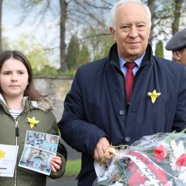 powiększ zdjęcie: Uczciliśmy pamięć powstania w getcie warszawskim