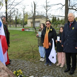 powiększ zdjęcie: Uczciliśmy pamięć powstania w getcie warszawskim