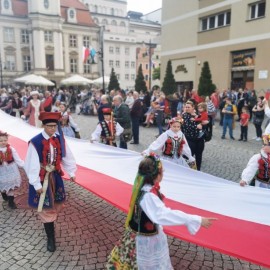 powiększ zdjęcie: Radośnie obchodziliśmy majowe święta. Było wiele atrakcji