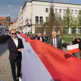 powiększ zdjęcie: Radośnie obchodziliśmy majowe święta. Było wiele atrakcji
