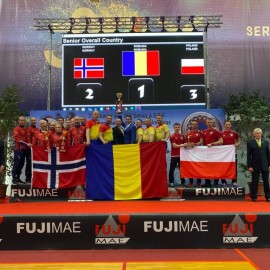 powiększ zdjęcie: Legniczanin Maciej Żuk wywalczył dwa medale na ME w taekwon-do. Gratulujemy