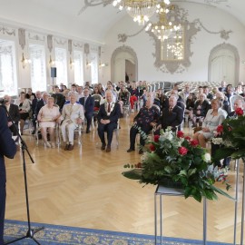 powiększ zdjęcie: Piękny jubileusz miłości i szacunku. 18 małżeństw świętowało Złote Gody