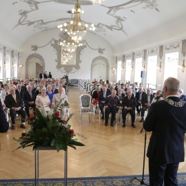 powiększ zdjęcie: Piękny jubileusz miłości i szacunku. 18 małżeństw świętowało Złote Gody