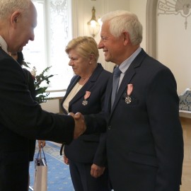 powiększ zdjęcie: Piękny jubileusz miłości i szacunku. 18 małżeństw świętowało Złote Gody