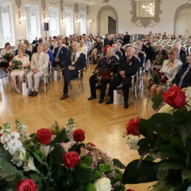 powiększ zdjęcie: Piękny jubileusz miłości i szacunku. 18 małżeństw świętowało Złote Gody