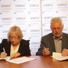 powiększ zdjęcie: Podpisano umowę z wykonawcą przebudowy Placu Słowiańskiego