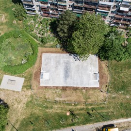 powiększ zdjęcie: LBO. Powstał pumptrack przy ul. Bydgoskiej. Wcześniej boisko i plac zabaw