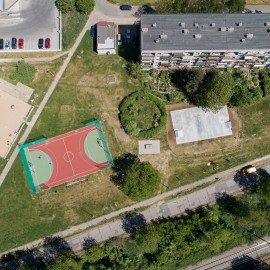 powiększ zdjęcie: LBO. Powstał pumptrack przy ul. Bydgoskiej. Wcześniej boisko i plac zabaw