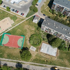 powiększ zdjęcie: LBO. Powstał pumptrack przy ul. Bydgoskiej. Wcześniej boisko i plac zabaw