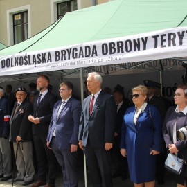 powiększ zdjęcie: W naszym mieście przysięgę złożyło ponad 100 terytotrialsów