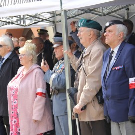 powiększ zdjęcie: W naszym mieście przysięgę złożyło ponad 100 terytotrialsów