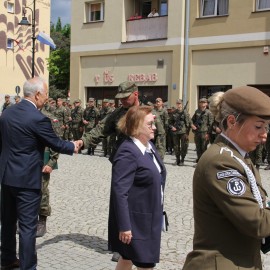 powiększ zdjęcie: W naszym mieście przysięgę złożyło ponad 100 terytotrialsów