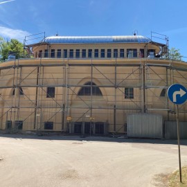 powiększ zdjęcie: Kolejny etap renowacji kaplicy cmentarnej. Zobacz jak przebiegają prace