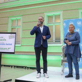 powiększ zdjęcie: Elżbieta Dzikowska zabrała nas w podróż dookoła świata. Niezwykłą podróż