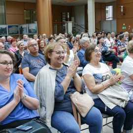 powiększ zdjęcie: Elżbieta Dzikowska zabrała nas w podróż dookoła świata. Niezwykłą podróż