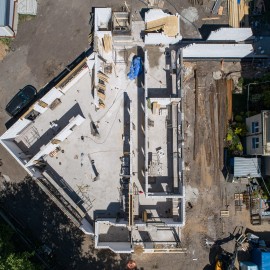 powiększ zdjęcie: Trwa budowa Domu Opieki nad Matką i Dzieckiem. Rosną mury