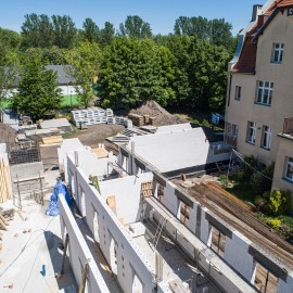 powiększ zdjęcie: Trwa budowa Domu Opieki nad Matką i Dzieckiem. Rosną mury