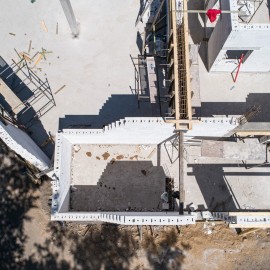 powiększ zdjęcie: Trwa budowa Domu Opieki nad Matką i Dzieckiem. Rosną mury